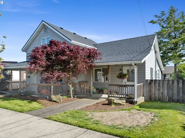 1615 1st St, Tillamook, OR 97141