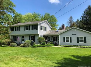5C E Lake Rd, New Fairfield, CT 06812
