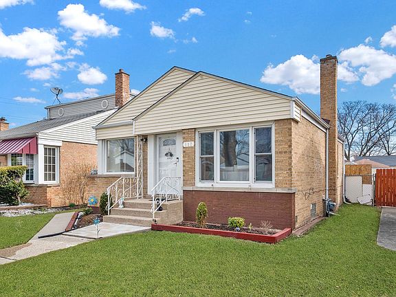 3rd image of 117 Frederick Ave