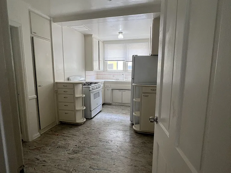 462 Kelton Ave #462 — Photo 7