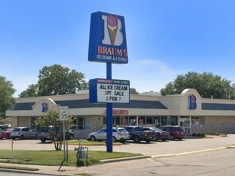 Braum's Ice Cream 2 minutes way