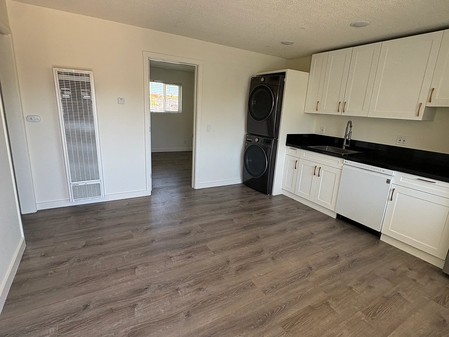 2 bed, $3,950 — Photo 1