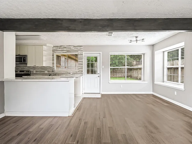 7310 Kite Hill Dr — Photo 8