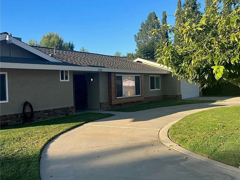 1192 Man O War Dr — Photo 8