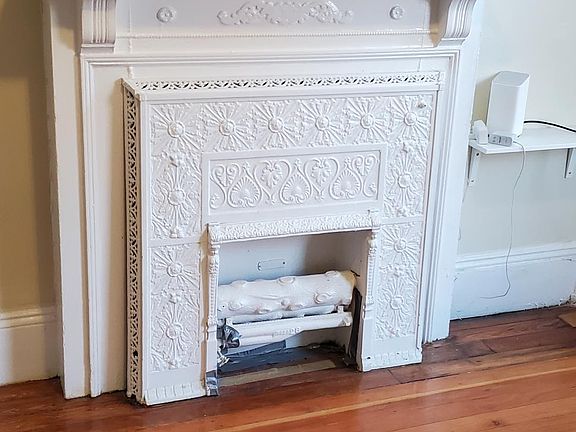 2nd image of 11 Linden St APT 1