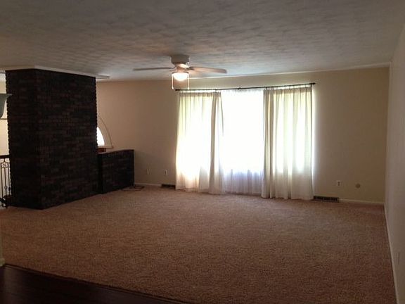 2nd image of 1360 Meadow Bridge Dr