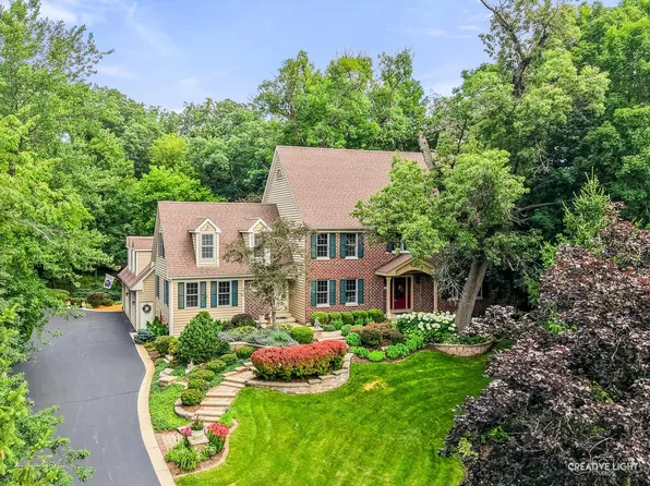 42W264 Hidden Springs Dr, St Charles, IL 60175