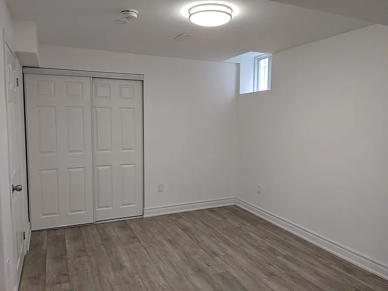 4637 Sandford Farm Dr — Photo 4