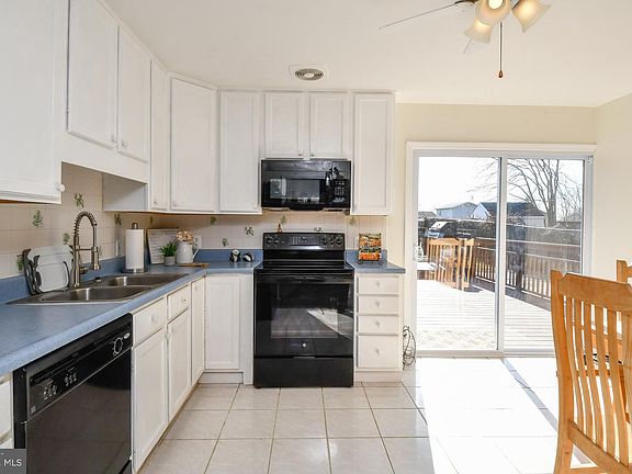 4th image of 14923 Cordell Ave