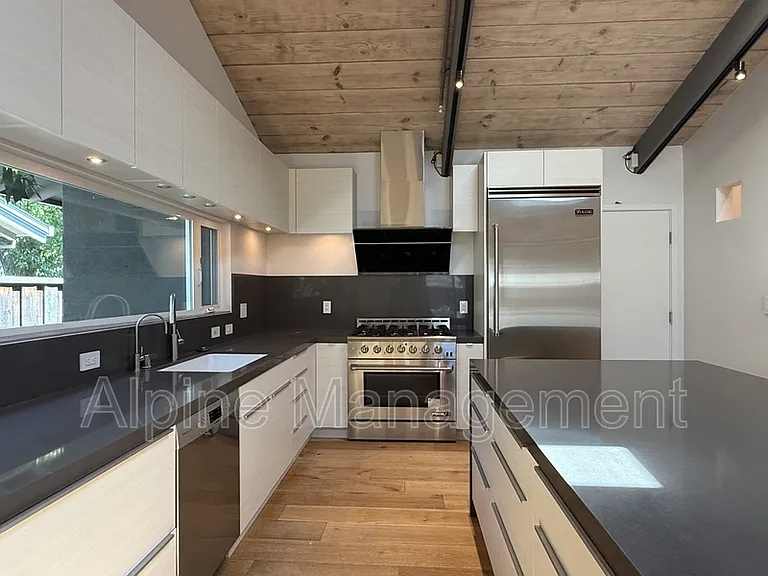 1163 W Iowa Ave — Photo 7