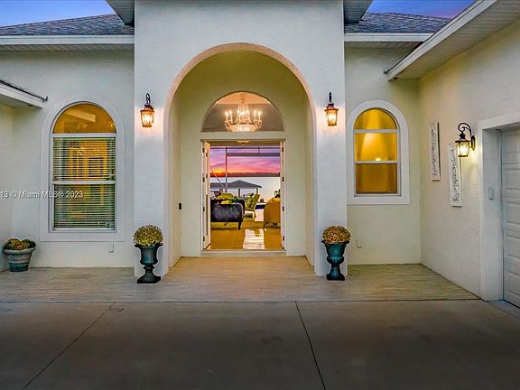 3rd image of 766 Sunset Pointe Dr
