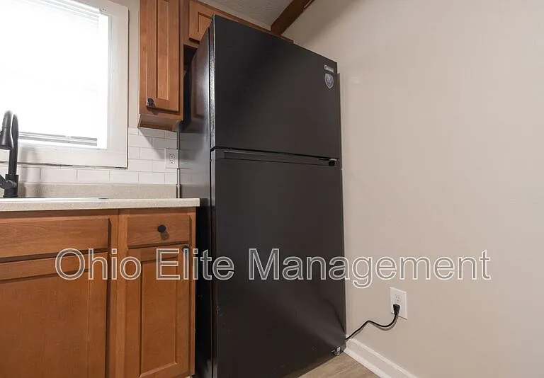 3090 Grasmere Ave — Photo 4