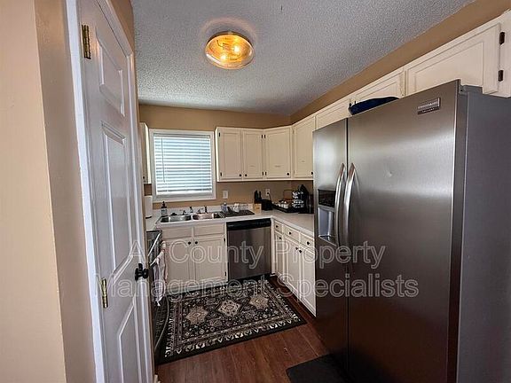 4th image of 20 Lindsay St