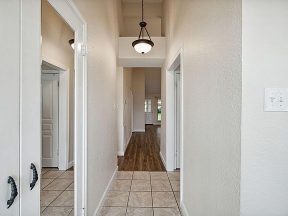 2nd image of 817 Blessing Creek Dr