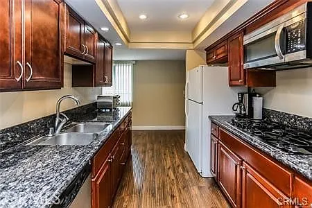 2 bed, 1166 sqft, $3,050 — Photo 3
