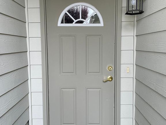 3rd image of 1146 SW Lafayette Dr