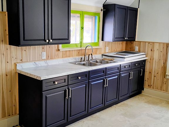 2nd image of 67 Huron St Floor 2