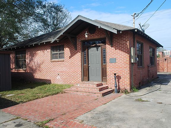2nd image of 810 Louisiana Ave