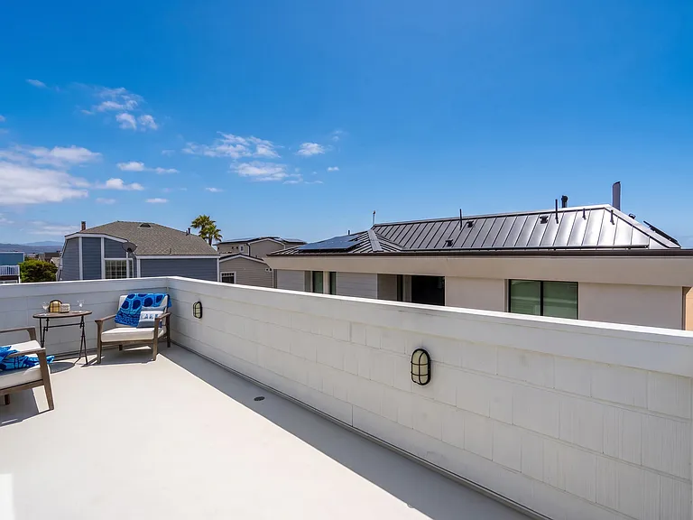 709 W Balboa Blvd — Photo 49
