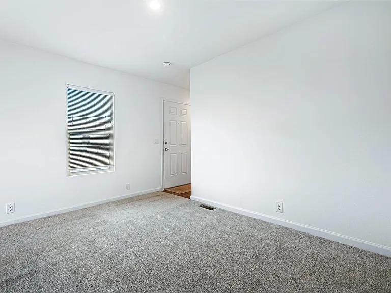 1719 W Olive #33 — Photo 7