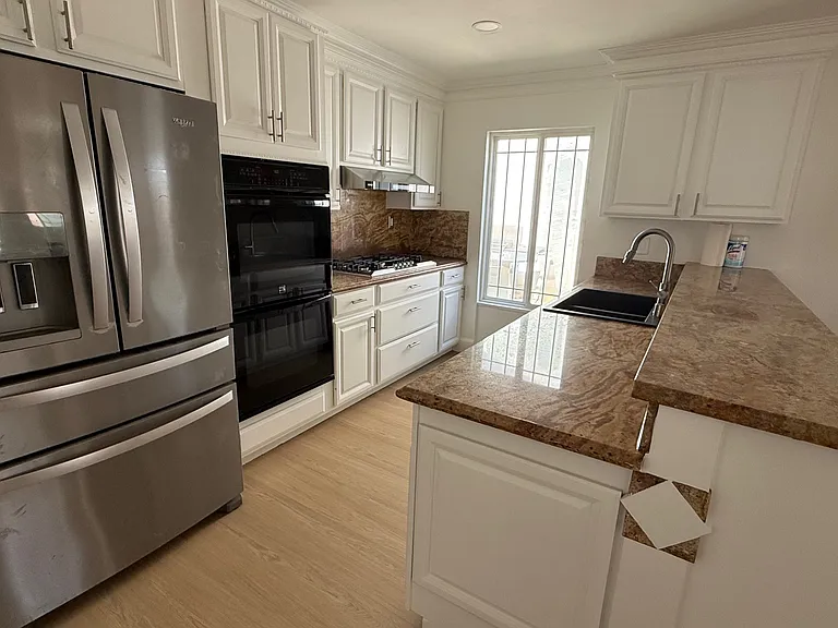 8207 Calle Calzada — Photo 2