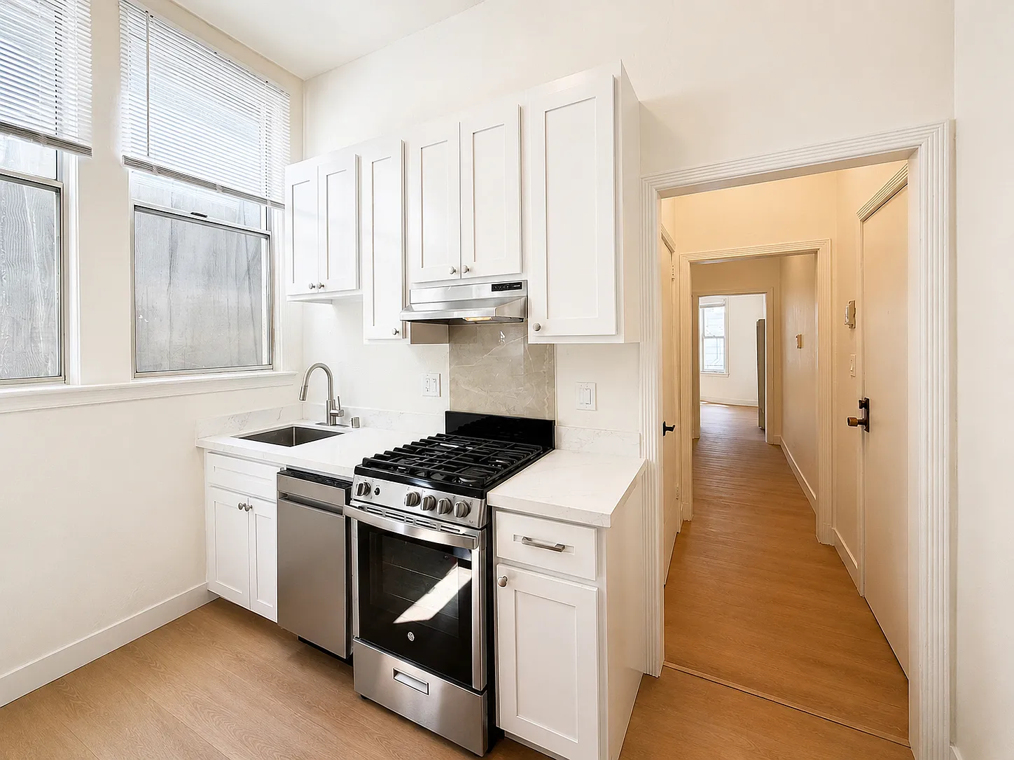 Charming 1BR in Lower Pacific Heights Near Fillmore Street — Photo 4