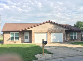 320 Campus Dr, Belleville, IL 62221