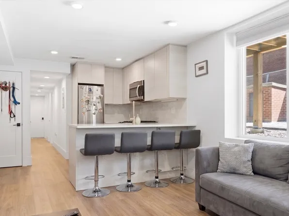92 Chelsea St #1, Boston, MA 02128