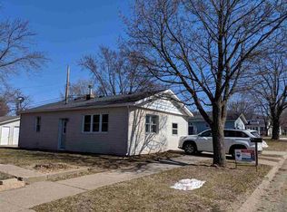 109 W Pine St, Prairie Du Chien, WI 53821