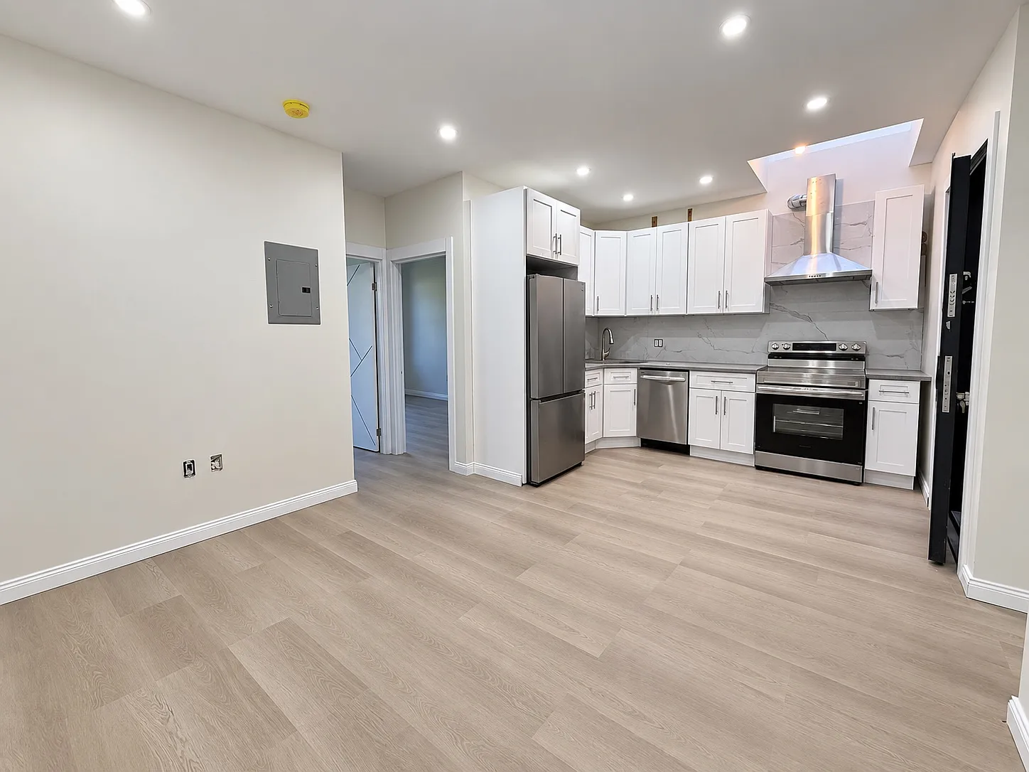 2 bed, $2,800 — Photo 2