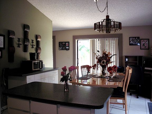 5th image of 10148 SW 53rd Ct