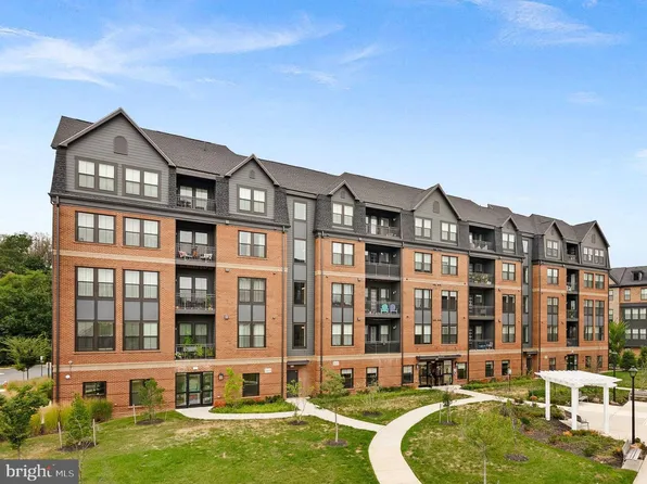 3925 Fair Ridge Dr APT 305, Fairfax, VA 22033