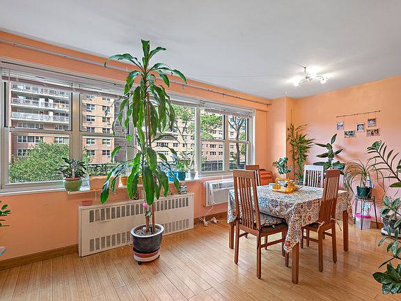 2nd image of 2928 W 5th St APT 2D