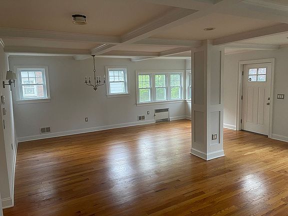 1st floor living room- 20x25