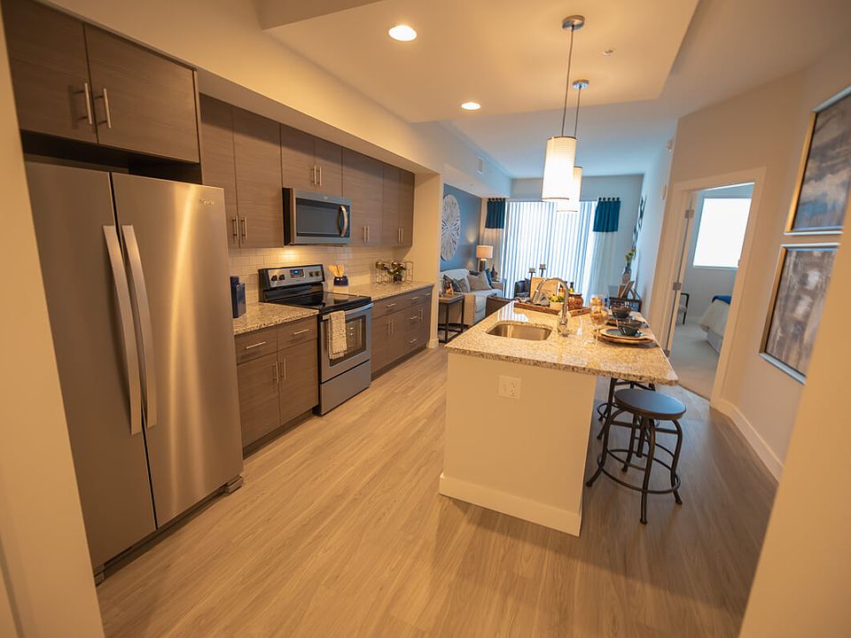 1st image of 1115 E Twiggs St Unit 1214