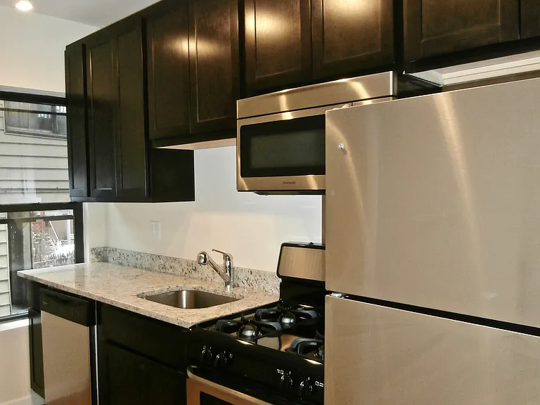 4746-50 N Sacramento Ave #3 — Photo 8
