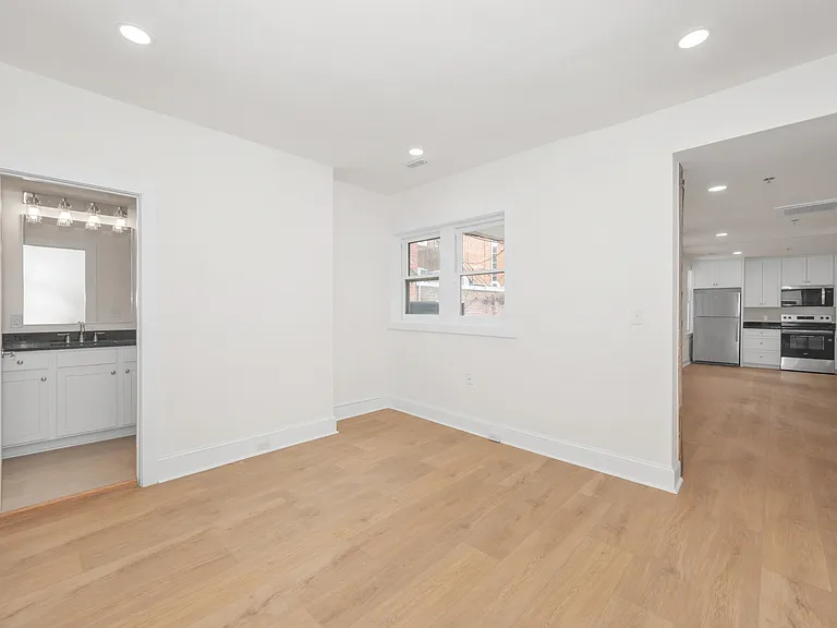 112 N Market St #0 — Photo 10