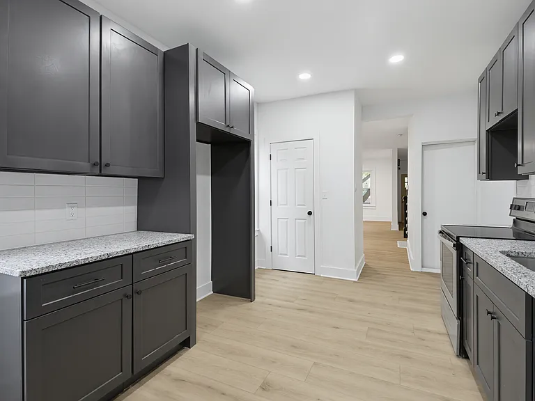 340 E Frederick St — Photo 12