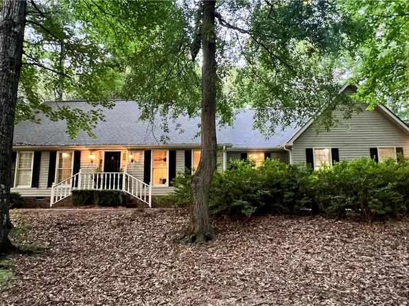 102 N 26th Ave, Lanett, AL 36863