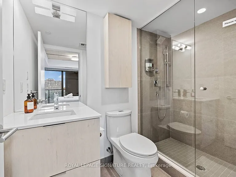 47 Mutual St #506 — Photo 12