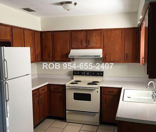 4th image of 105 Lake Elizabeth Dr