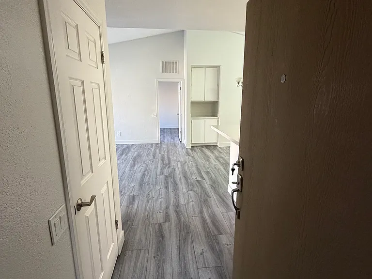 2035 S Elm St #244 — Photo 2