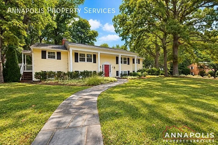 300 s cherry grove ave — Photo 2