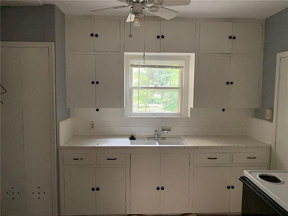 5th image of 251 Rosebud Ave