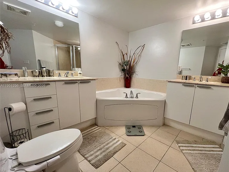 16699 Collins Ave #2109 — Photo 15