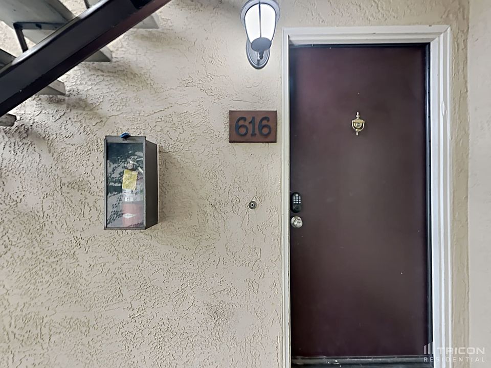 1st image of 616 Arcadia Dr