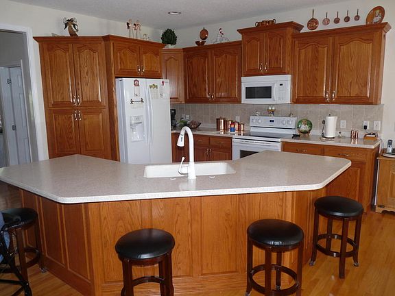 2nd image of 12 Mallard Ct