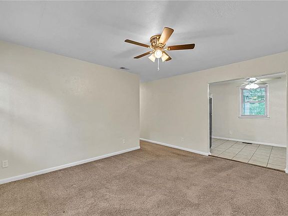 3rd image of 4567 Dora Cir
