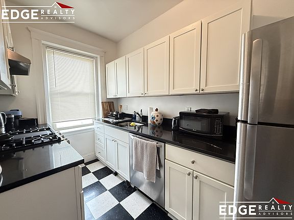 3rd image of 130 Brainerd Rd APT 17