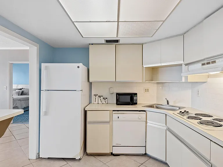 3800 Galt Ocean Dr #607 — Photo 12